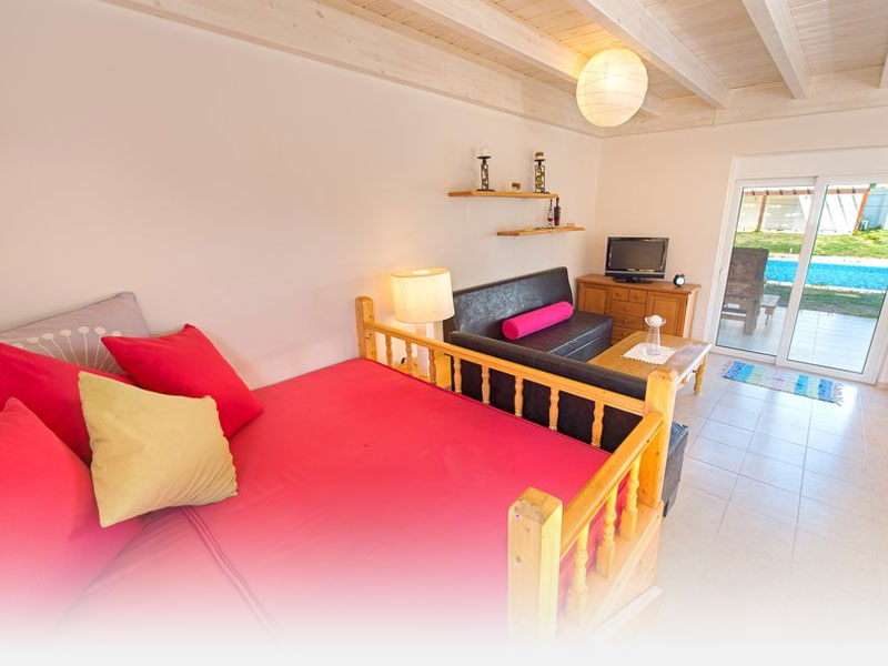 TSAMPIKA HOUSE (2 FLOORS & WOODEN CEILINGS)